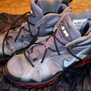 Nike JR Gray and Red Sneakers